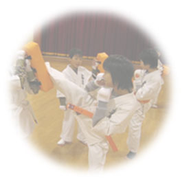上段蹴りの稽古